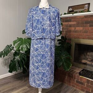 🛍️Vintage 80’S size 16 dress elastic waist, puff shoulder,button front top.part